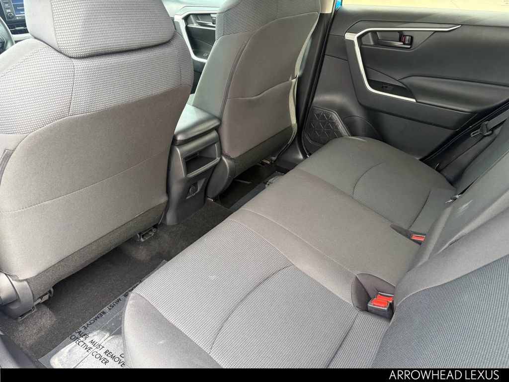 Used 2021 Toyota RAV4 LE w/ Carpet Mat Package (TMS) FWD image 28