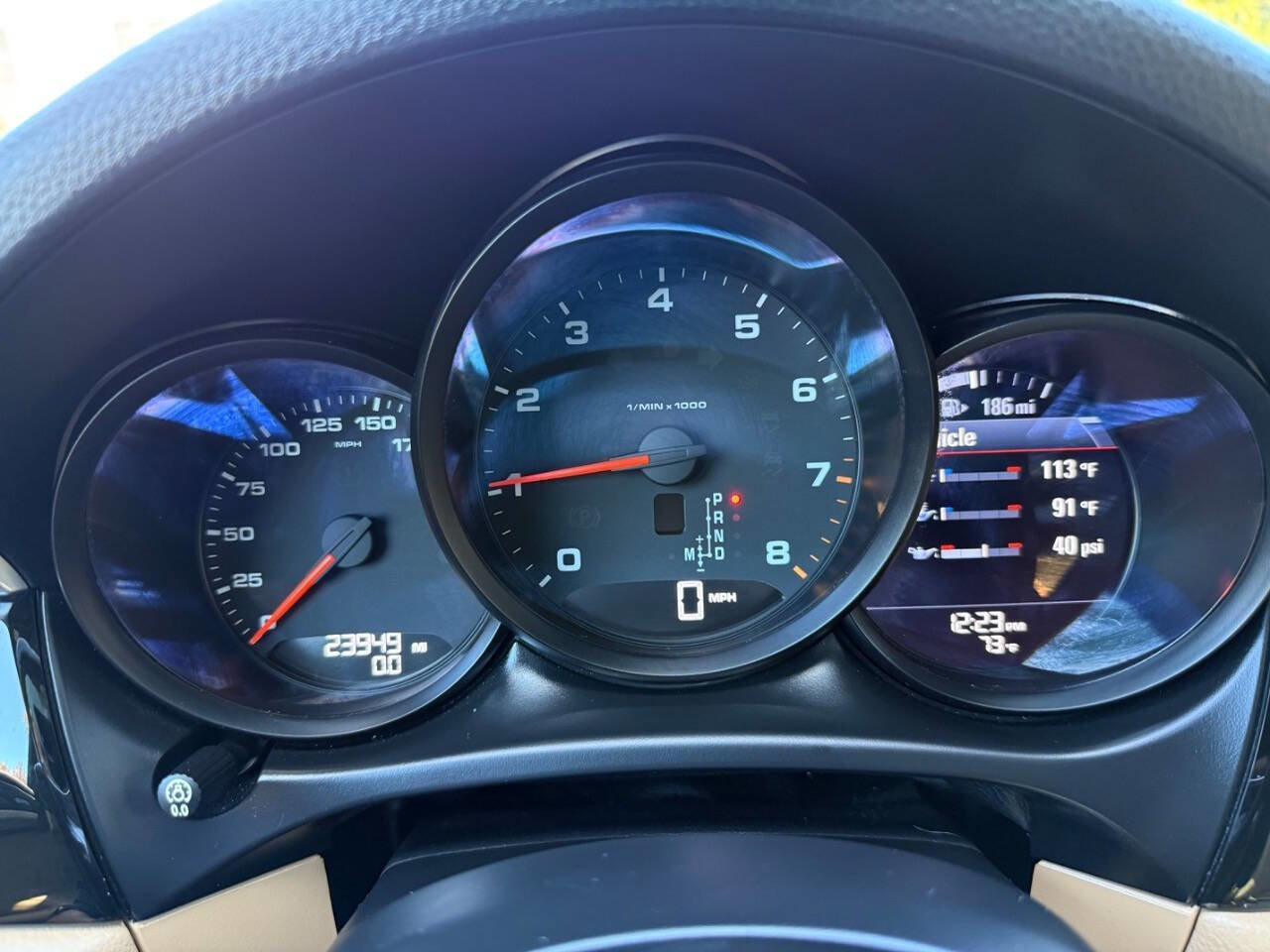 Used 2018 Porsche Macan AWD/4WD image 17