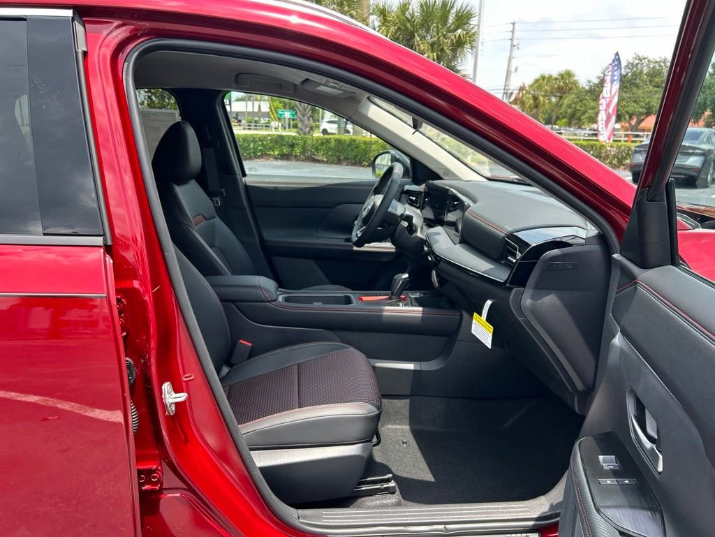 New 2026 Nissan Kicks SR FWD image 36