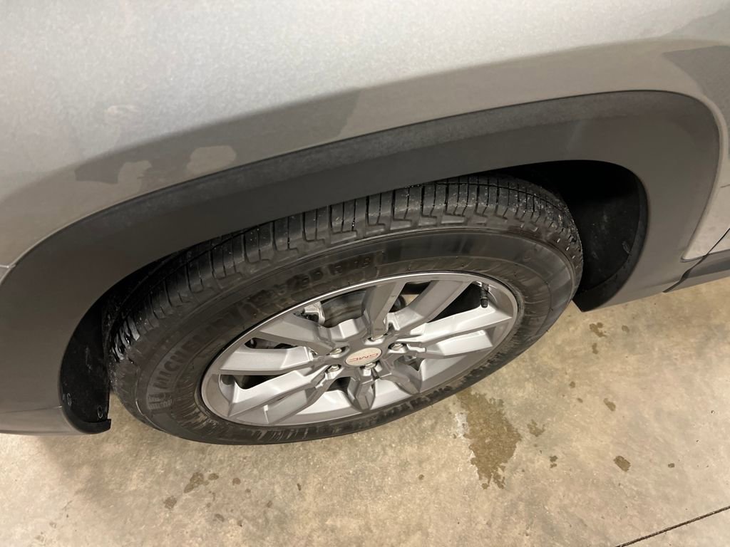 Certified 2024 GMC Terrain SLT image 11