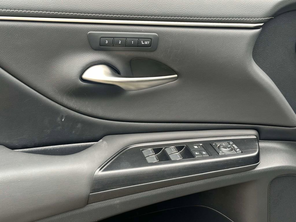 Certified 2021 Lexus ES 350 w/ Premium Package image 13