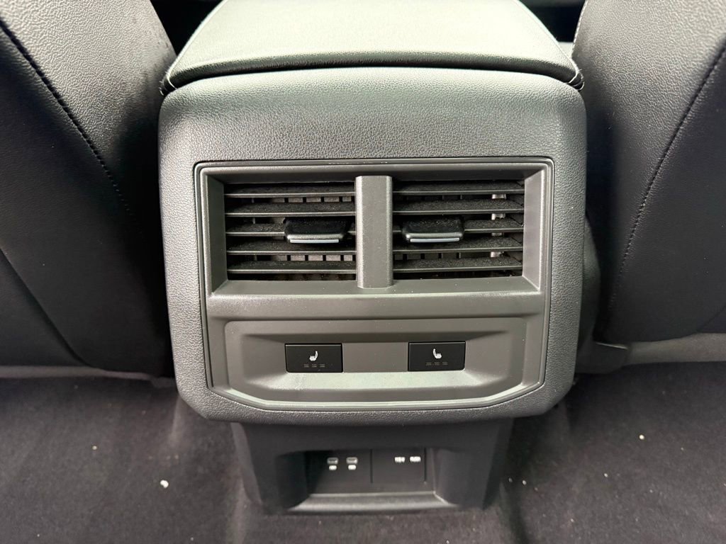 Used 2023 Volkswagen Atlas Cross Sport SEL Premium R-Line image 17