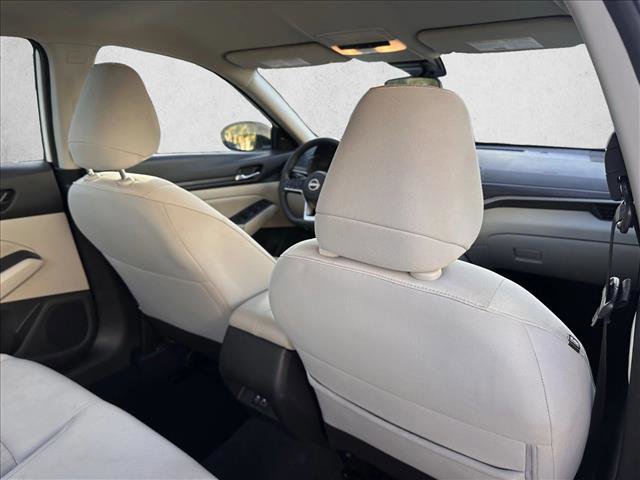 Used 2024 Nissan Altima 2.5 SV image 28