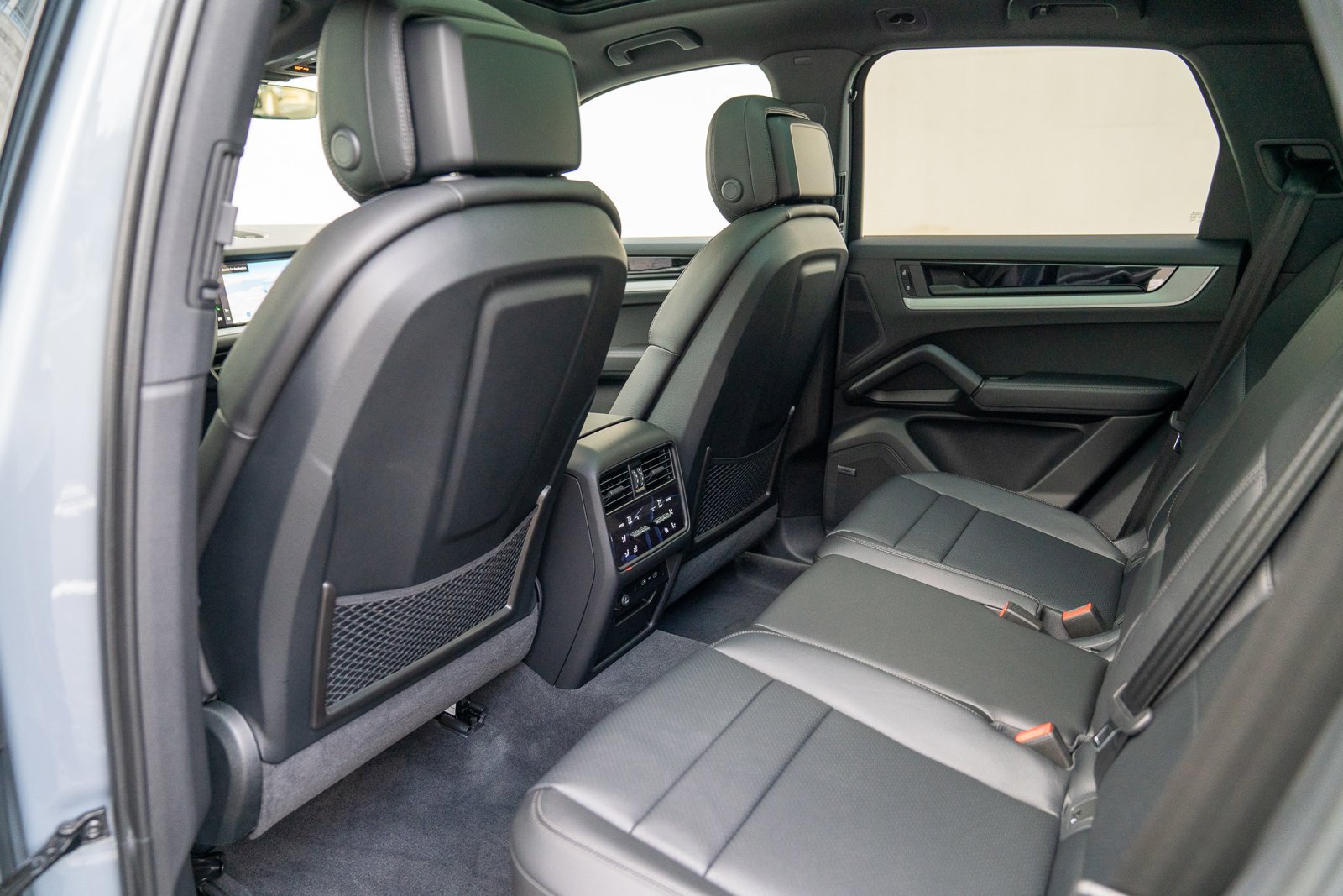 Certified 2026 Porsche Cayenne AWD/4WD image 22