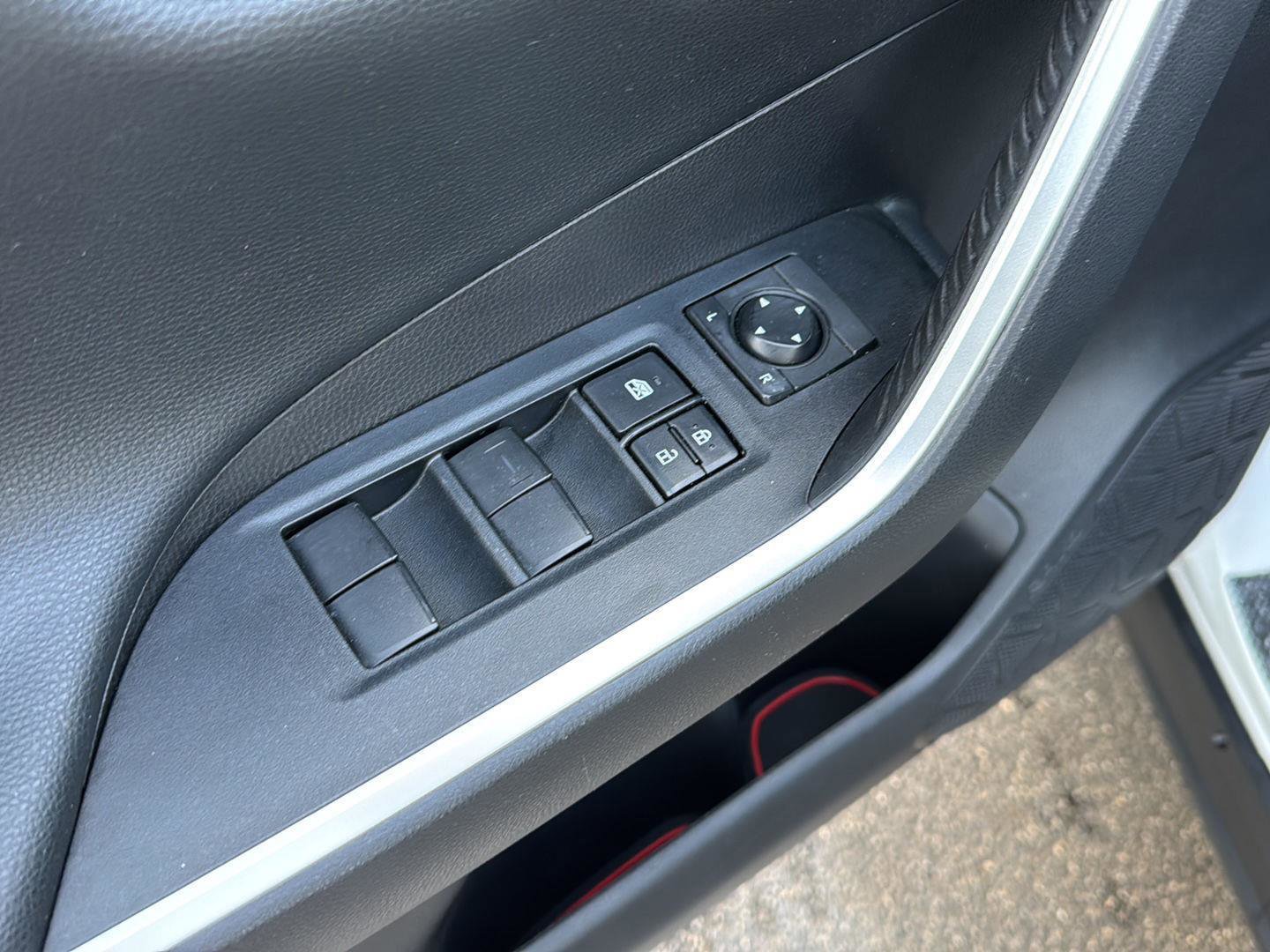 Certified 2020 Toyota RAV4 TRD Off-Road image 29