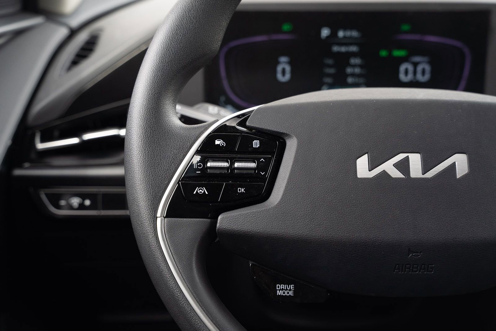 Used 2024 Kia Niro LX FWD image 25