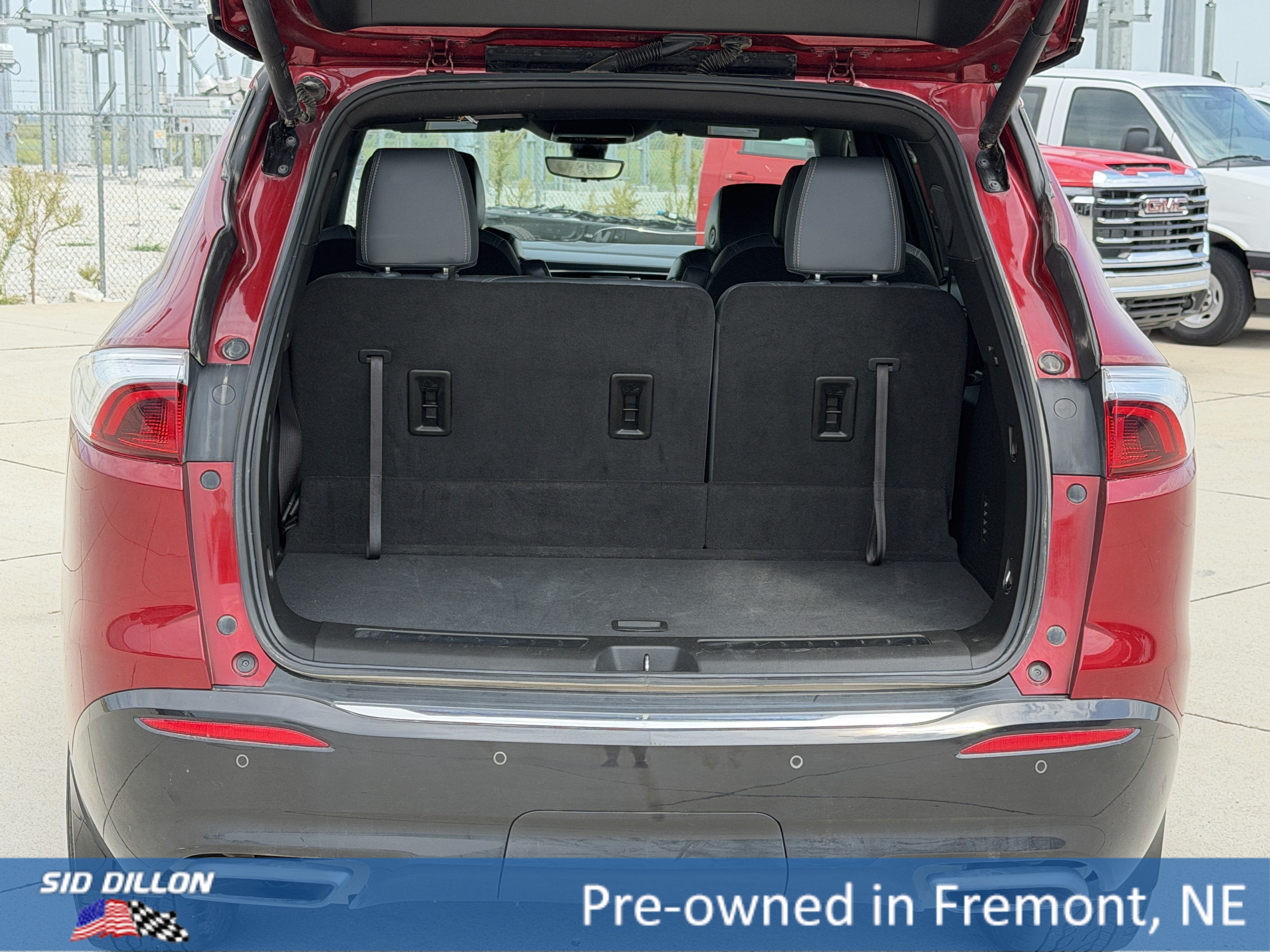 Used 2023 Buick Enclave Premium AWD/4WD image 5