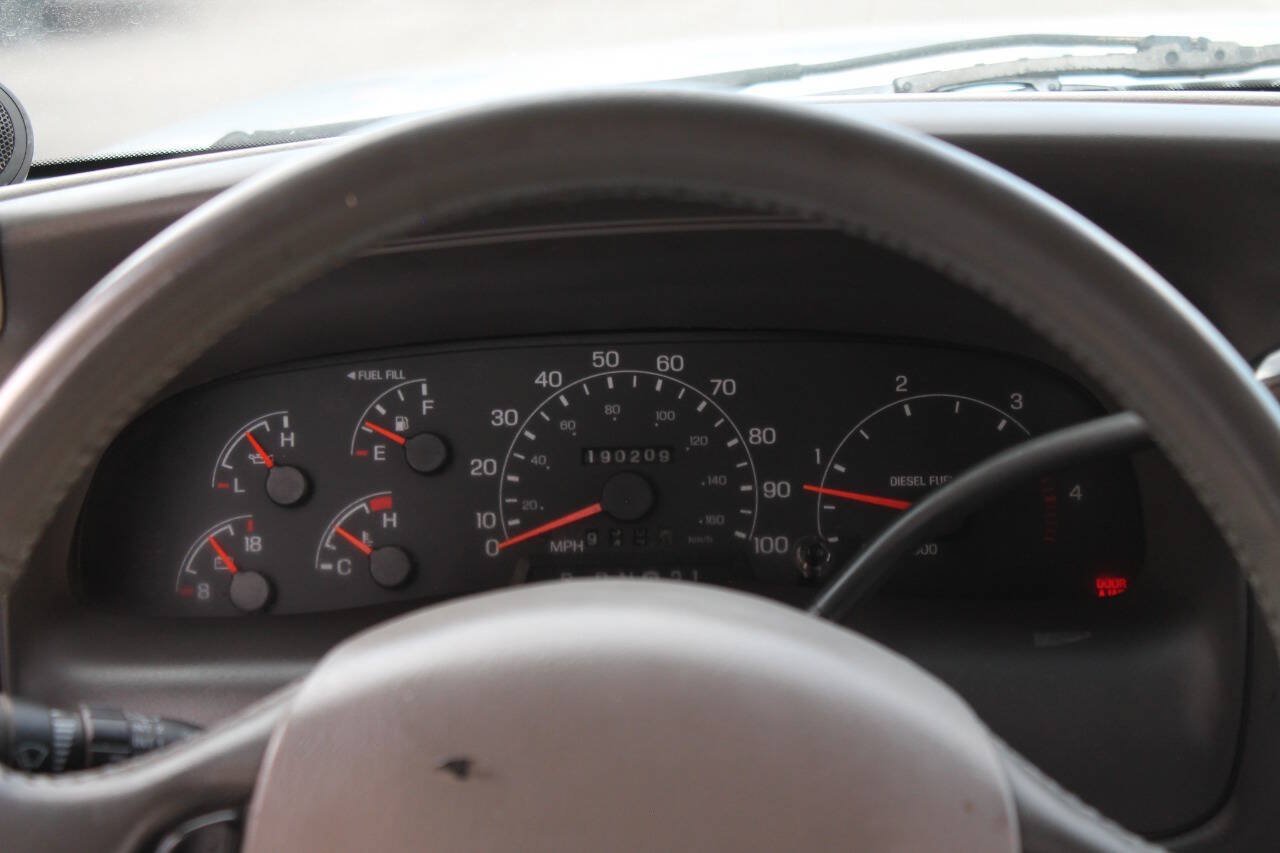 Used 2001 Ford Excursion XLT RWD image 42