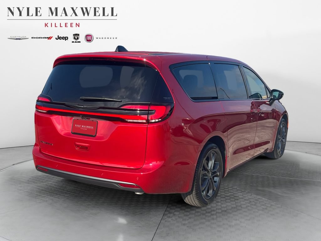 New 2026 Chrysler Pacifica Select FWD image 16