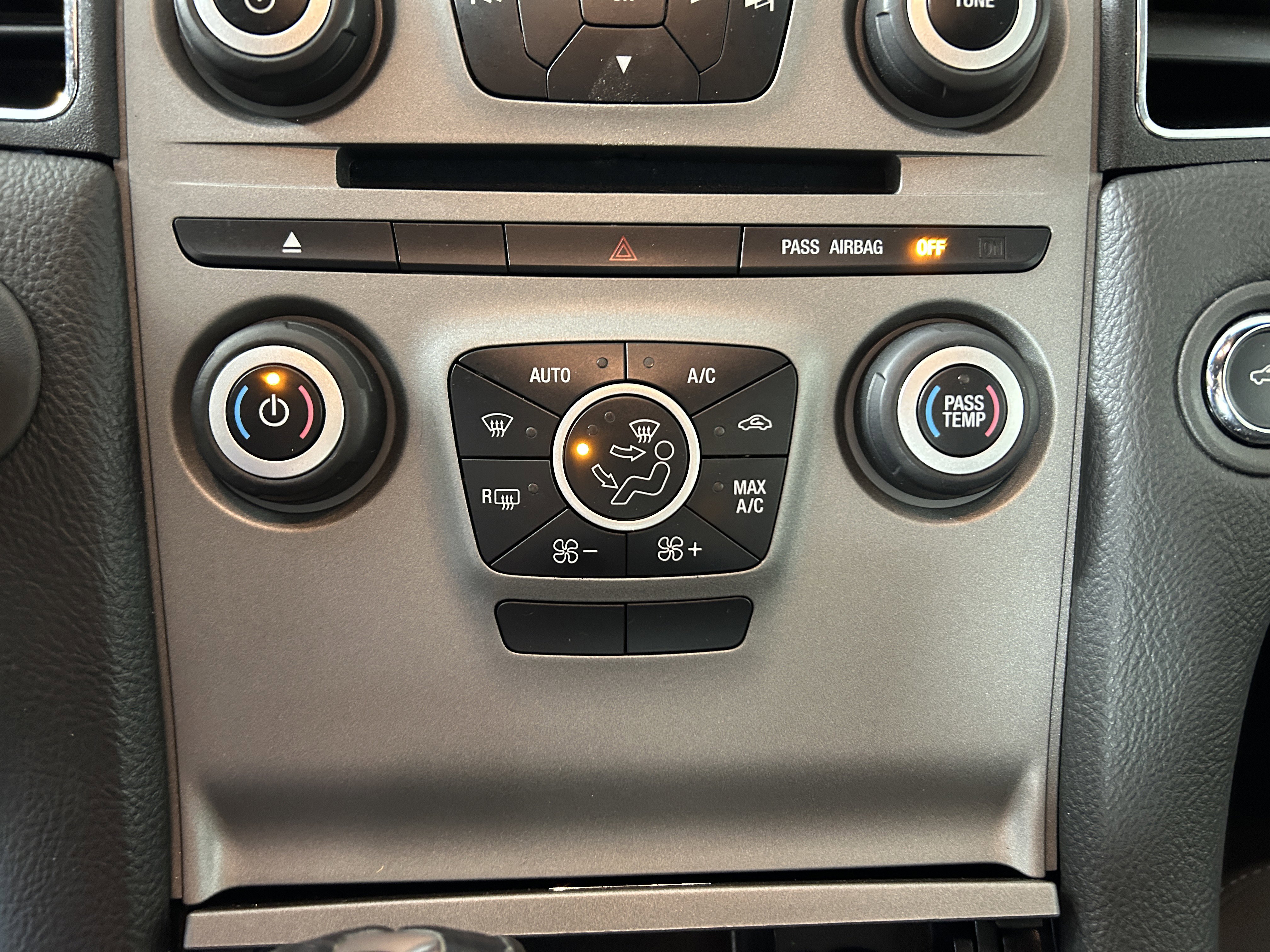 Used 2019 Ford Taurus SEL image 21