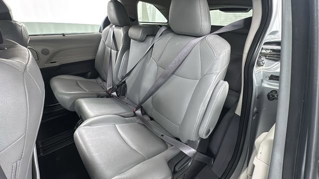 Used 2024 Toyota Sienna XLE image 12