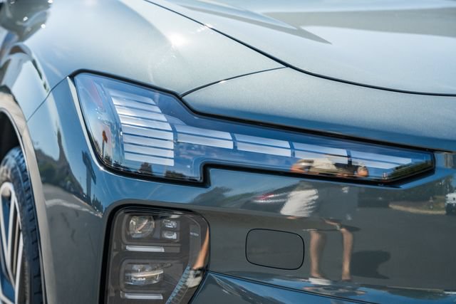 New 2027 Volvo EX60 Ultra AWD/4WD image 11