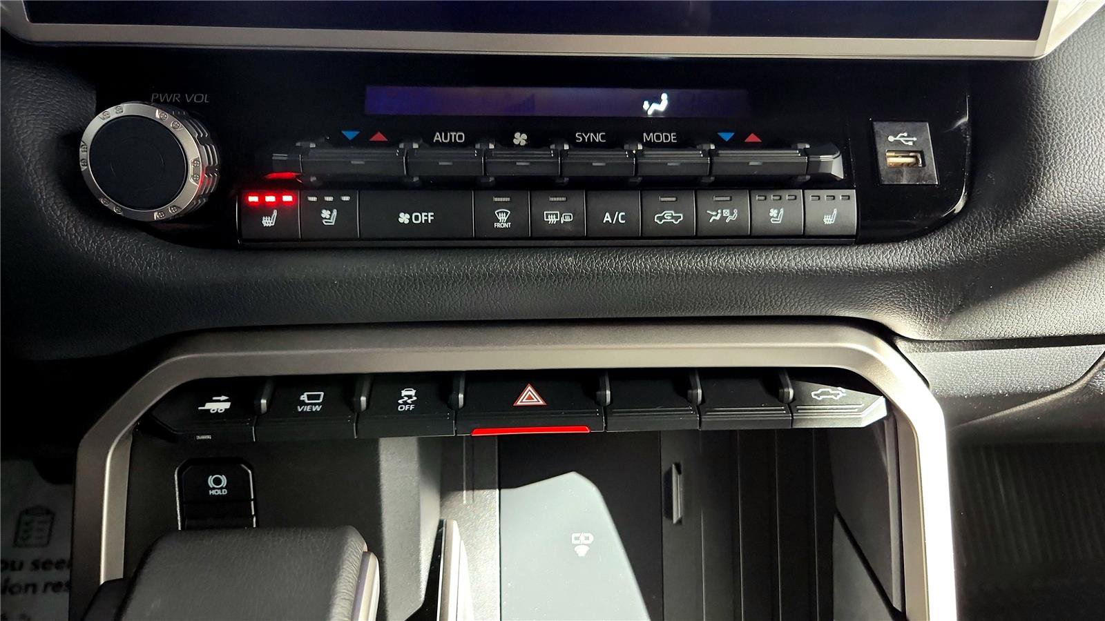 Used 2025 Toyota Tundra Limited image 37