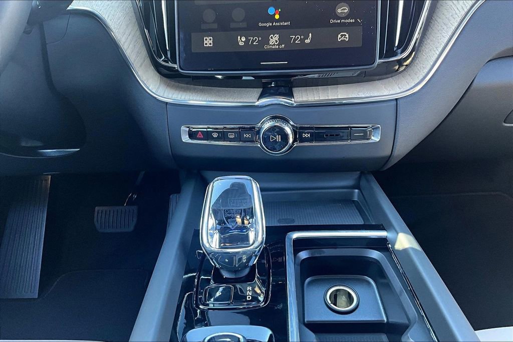 New 2026 Volvo XC60 B5 Plus w/ Protection Package Premier AWD/4WD image 33