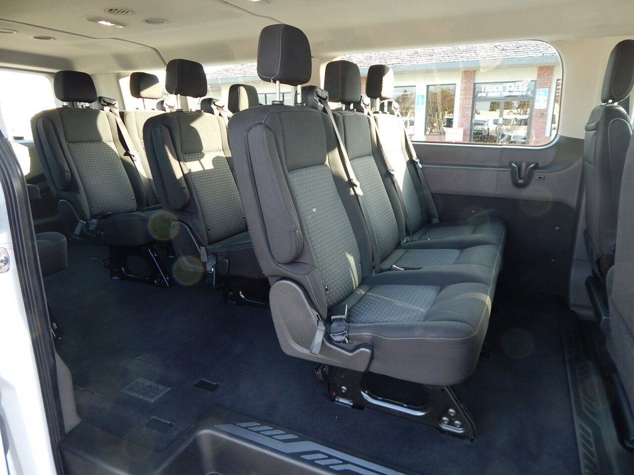 Used 2022 Ford Transit 350 XLT image 3