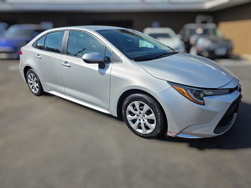 Used 2021 Toyota Corolla LE FWD image 8