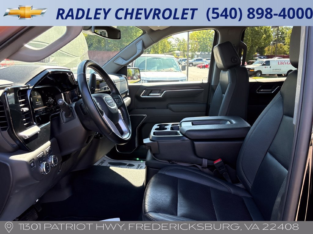 Used 2025 GMC Sierra 1500 SLT AWD/4WD image 3