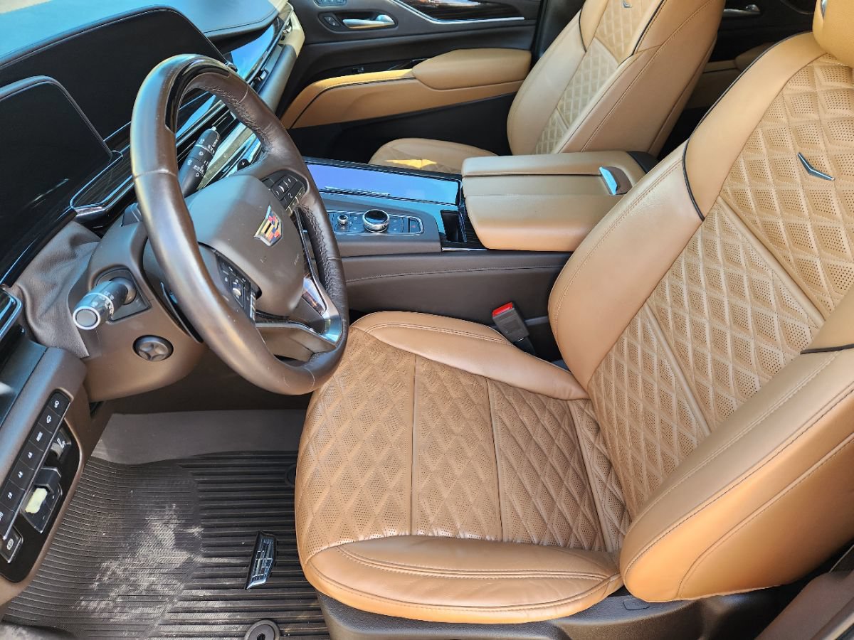 Used 2021 Cadillac Escalade Sport w/ Driver Assist Tech Package AWD/4WD image 31