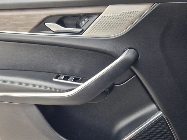 Used 2021 Jaguar F-PACE S image 23