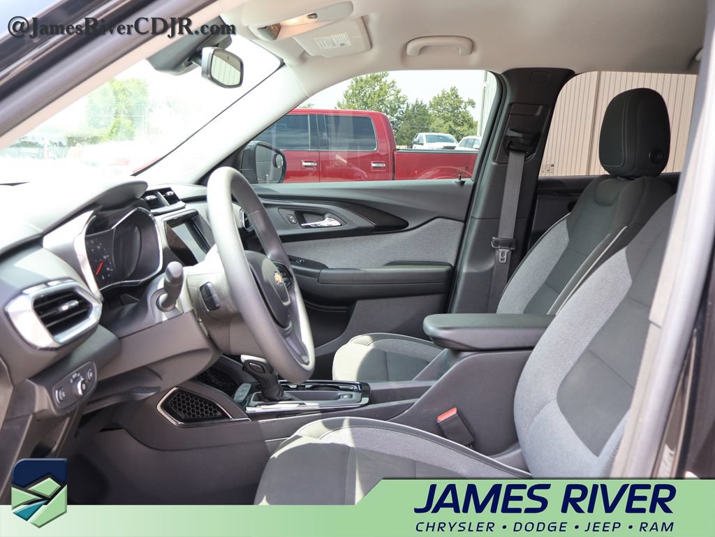 Used 2023 Chevrolet TrailBlazer LT w/ Convenience Package FWD image 21