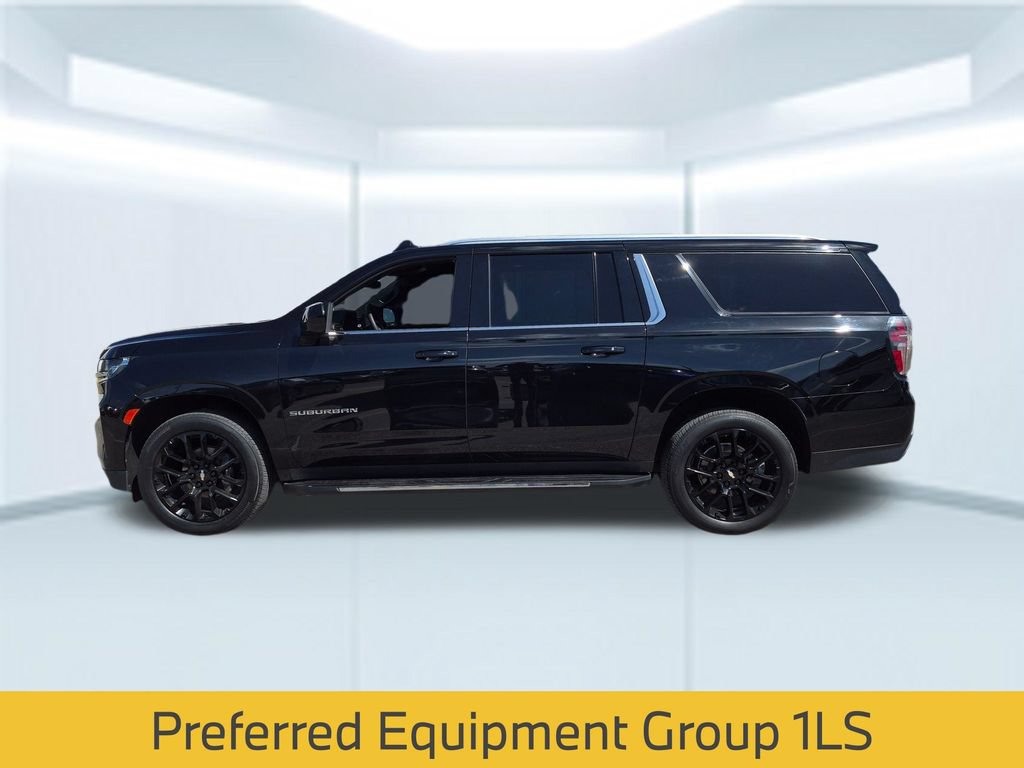 Used 2023 Chevrolet Suburban LS RWD image 2