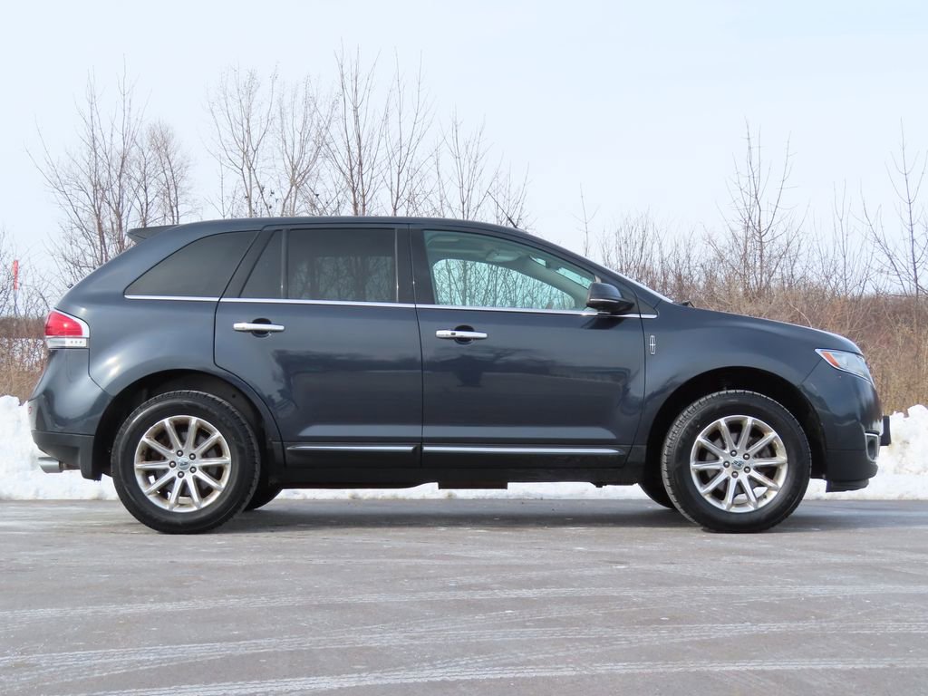 Used 2014 Lincoln MKX AWD w/ Equipment Group 102A image 2