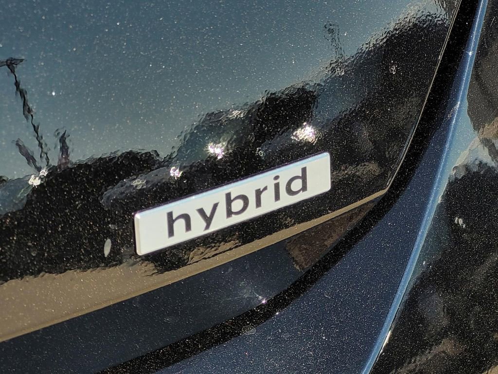 New 2025 Hyundai Elantra Limited FWD image 6