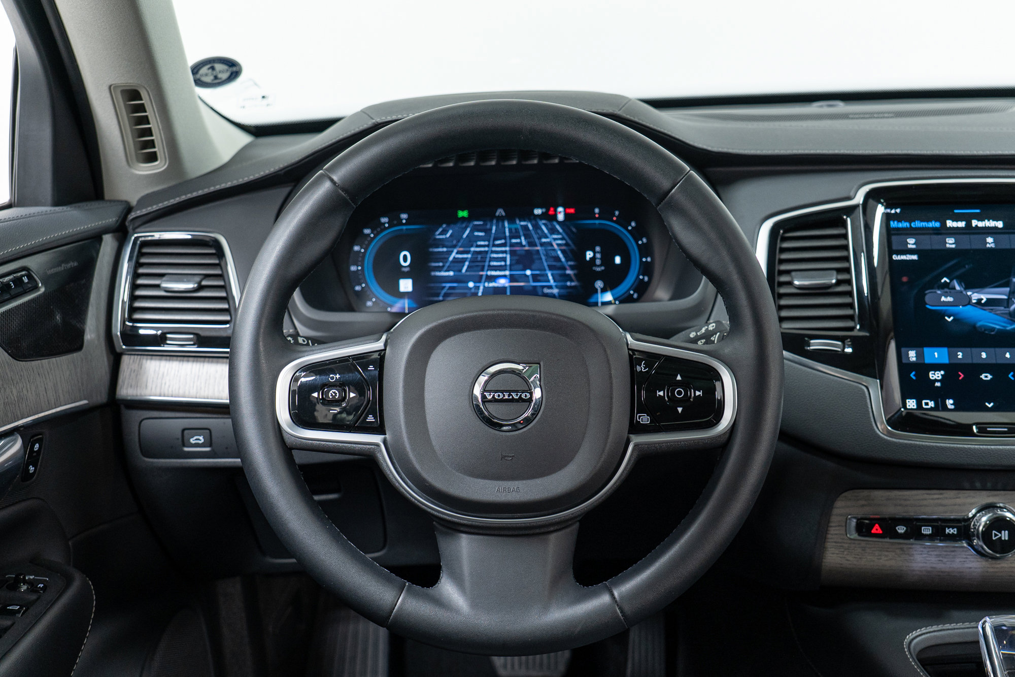 Certified 2023 Volvo XC90 B6 Ultimate w/ Protection Package Premier AWD/4WD image 17