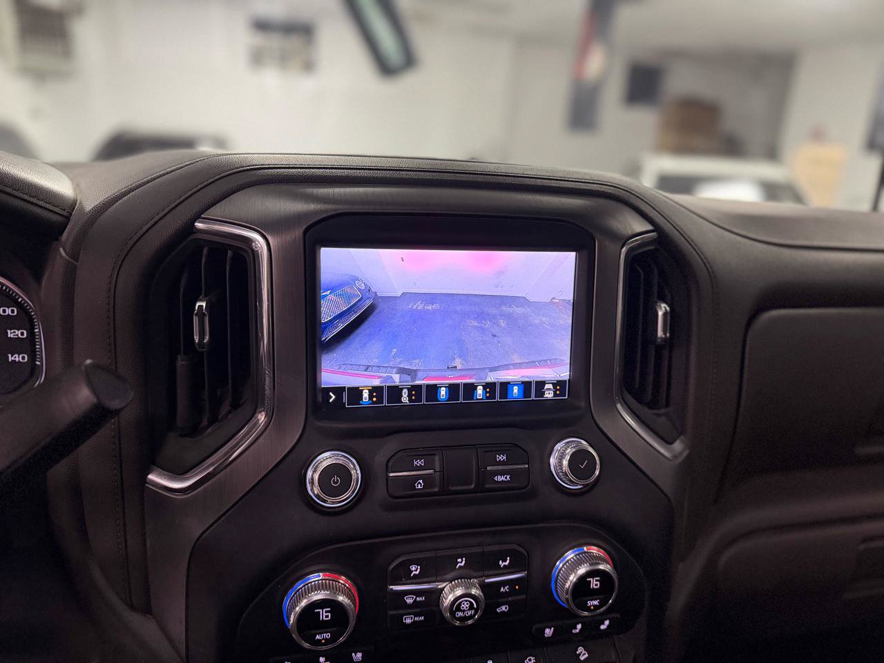Used 2022 GMC Sierra 3500 Denali w/ Denali Ultimate Package AWD/4WD image 29