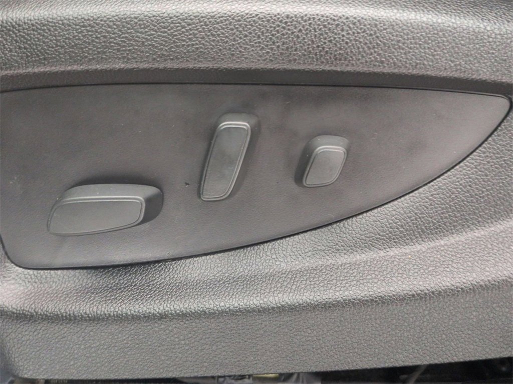 Used 2018 GMC Sierra 1500 SLE w/ SLE Value Package image 12