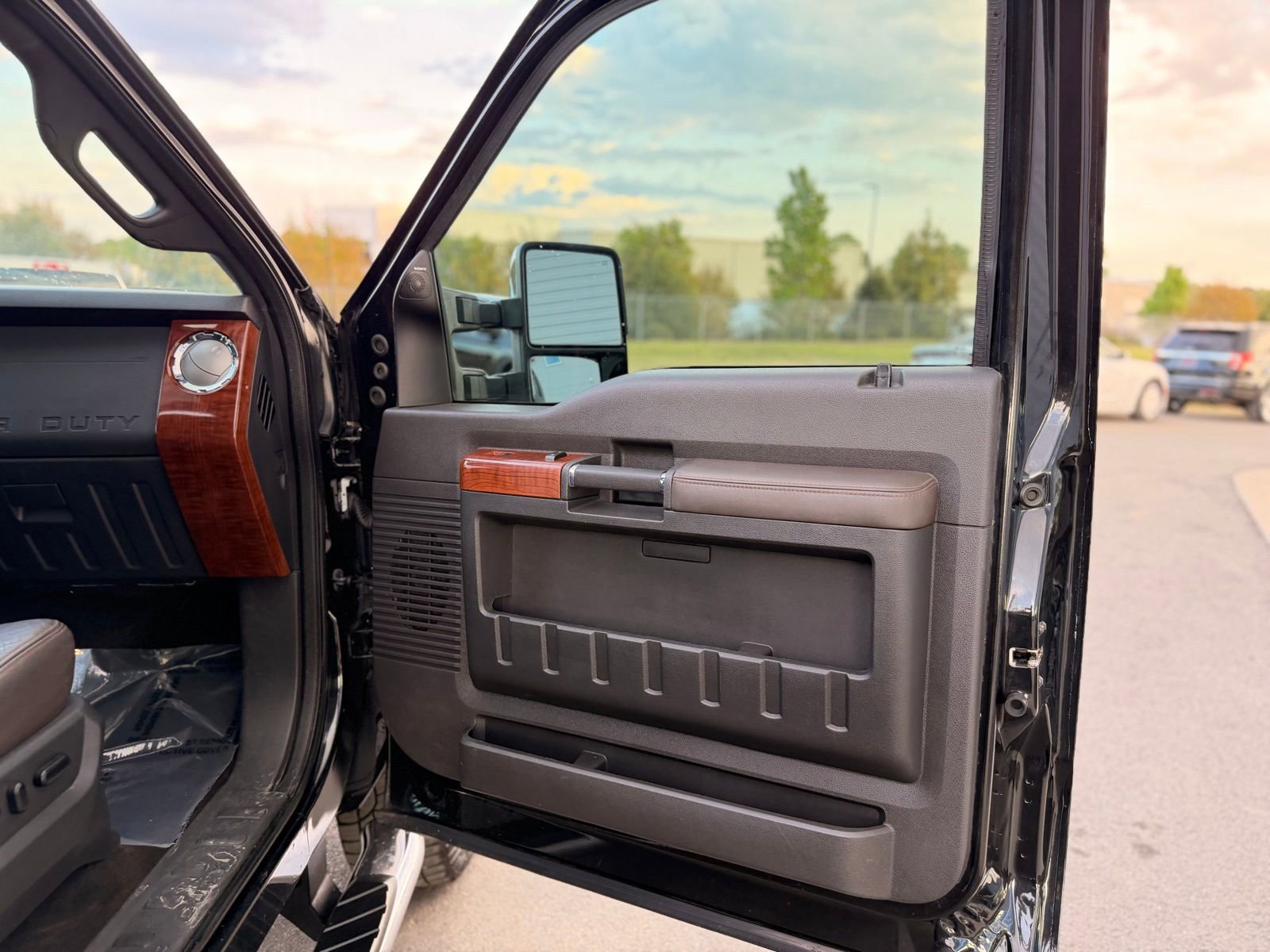 Used 2015 Ford F250 King Ranch w/ King Ranch w/Chrome Package image 35