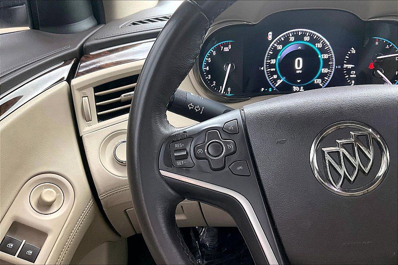 Used 2016 Buick LaCrosse Leather FWD image 11