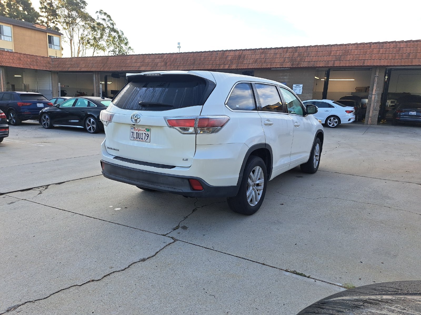 Used 2015 Toyota Highlander LE FWD image 5
