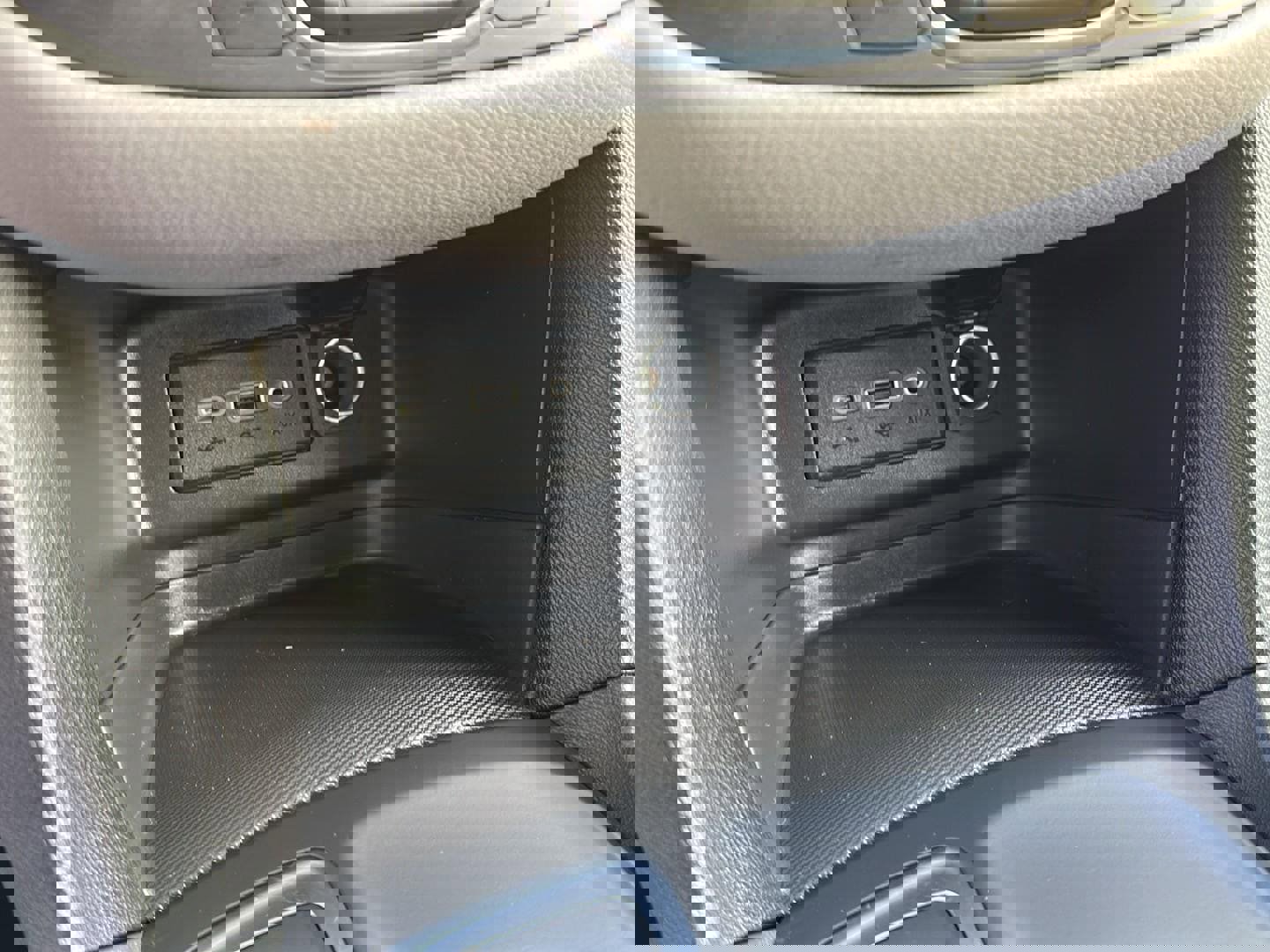 Used 2024 Chevrolet Equinox LS w/ LS Convenience Package image 32