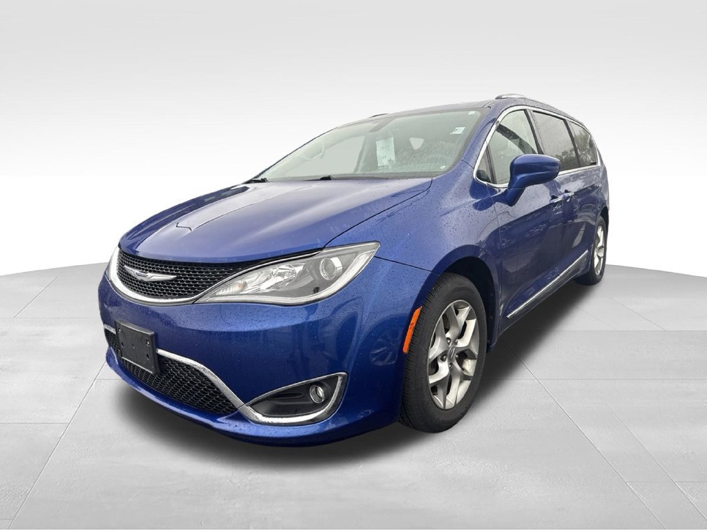 Used 2019 Chrysler Pacifica Touring-L w/ Tire & Wheel Group FWD image 3