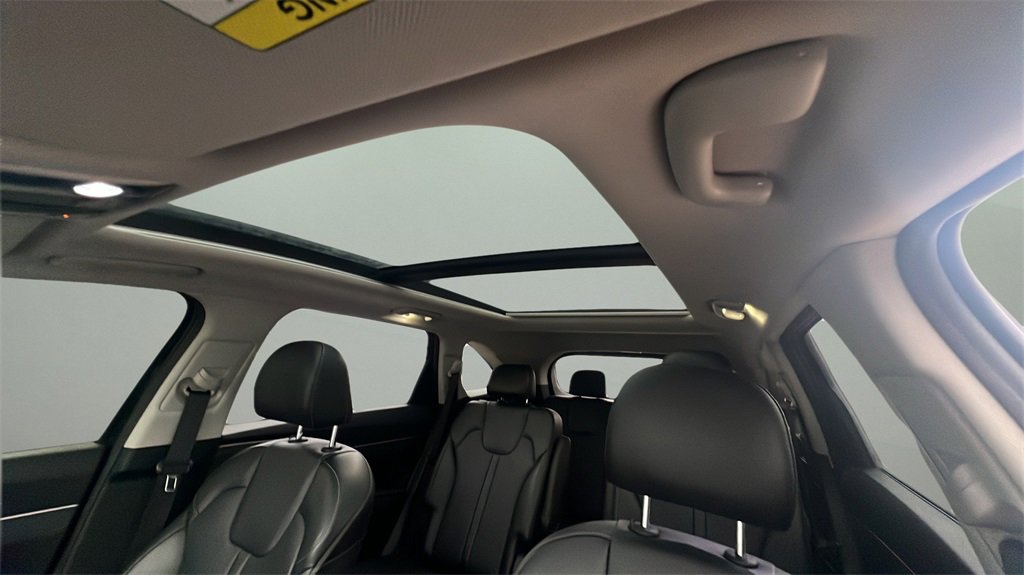 Used 2021 Kia Sorento EX w/ EX AWD X-Line Package image 17