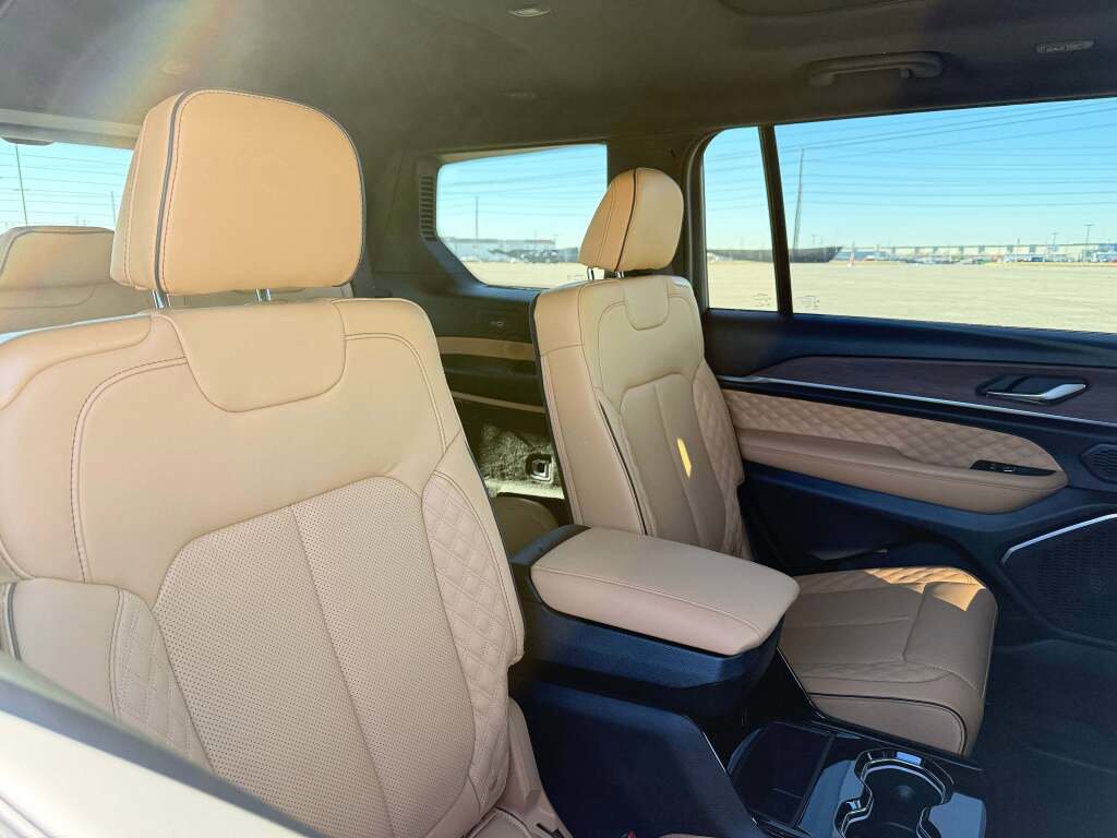 New 2025 Jeep Grand Cherokee L Summit image 25