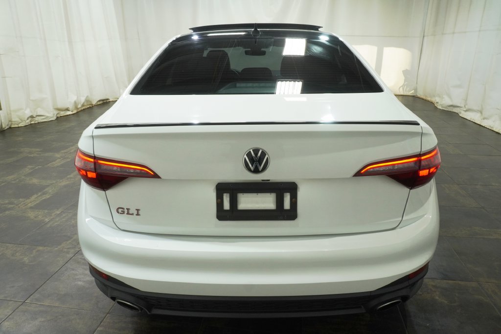 Used 2022 Volkswagen Jetta GLI Autobahn FWD image 5