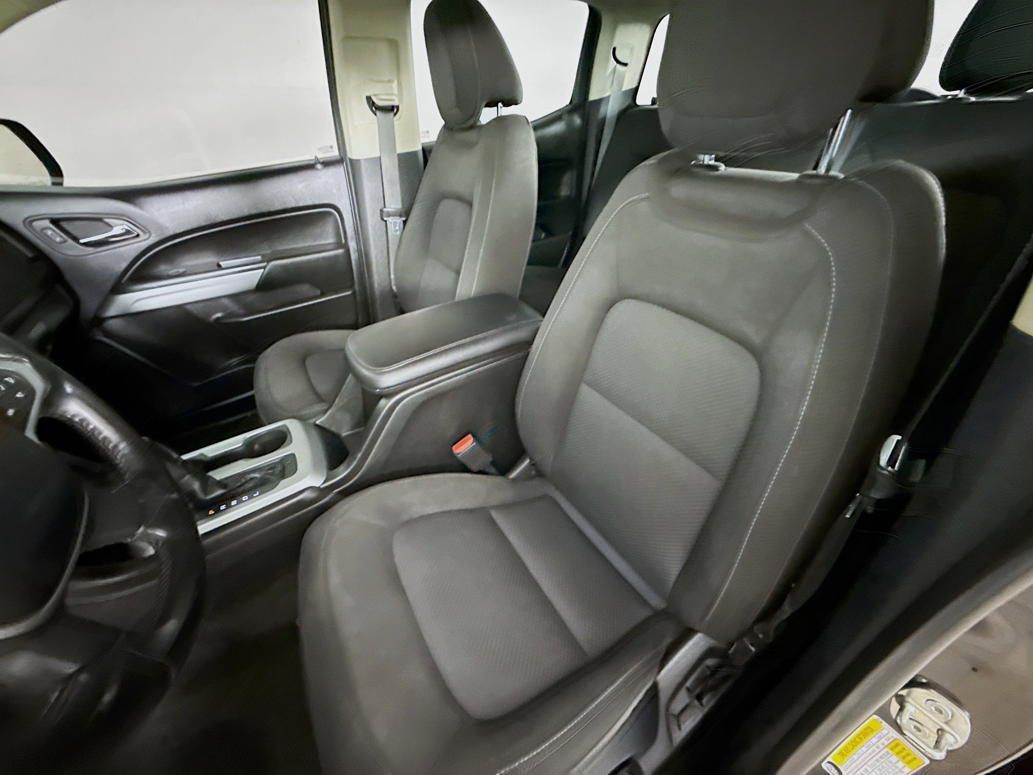 Used 2018 Chevrolet Colorado LT image 25