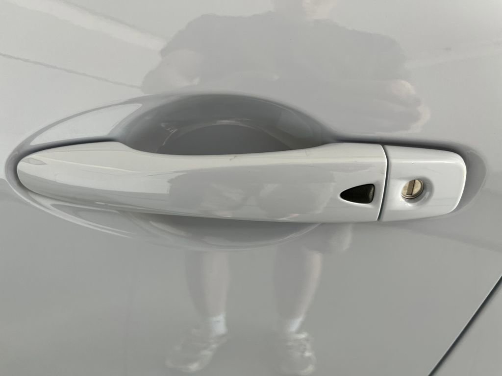 Used 2024 Nissan Versa SR w/ Trunk Package image 39