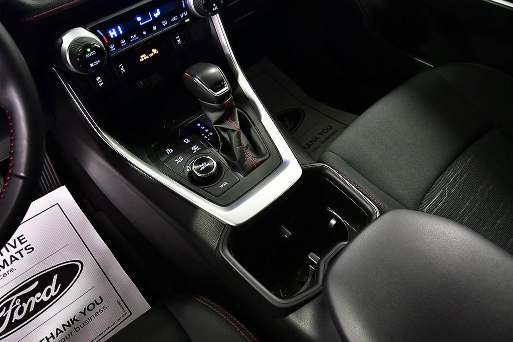 Used 2023 Toyota RAV4 SE w/ Weather & Moonroof Package image 21