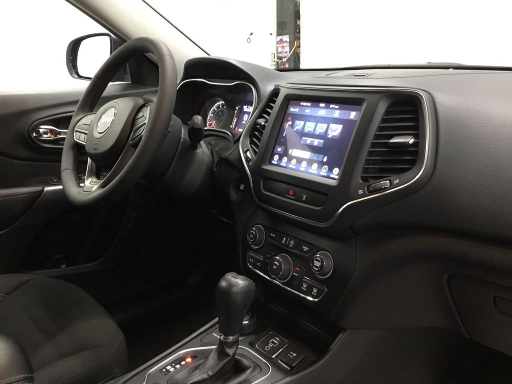 Used 2022 Jeep Cherokee Latitude w/ Advanced Safety Group AWD/4WD image 23