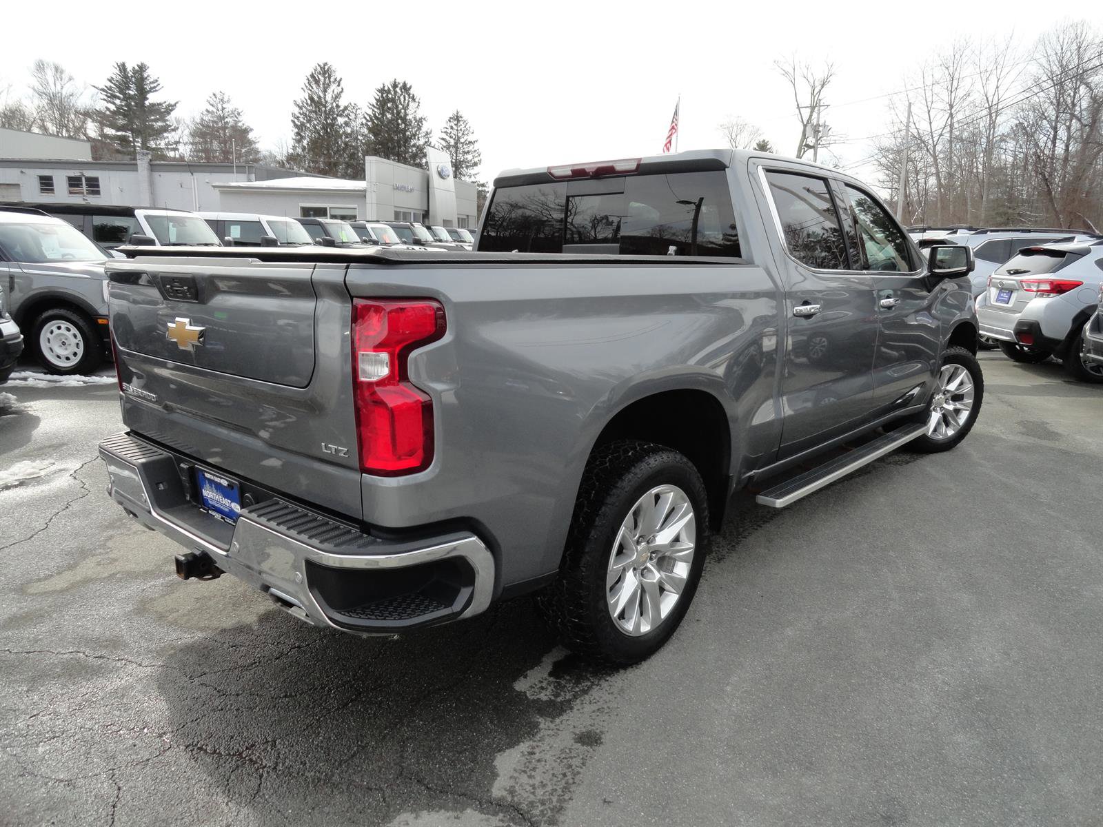 Used 2022 Chevrolet Silverado 1500 LTZ w/ LTZ Premium Package AWD/4WD image 5