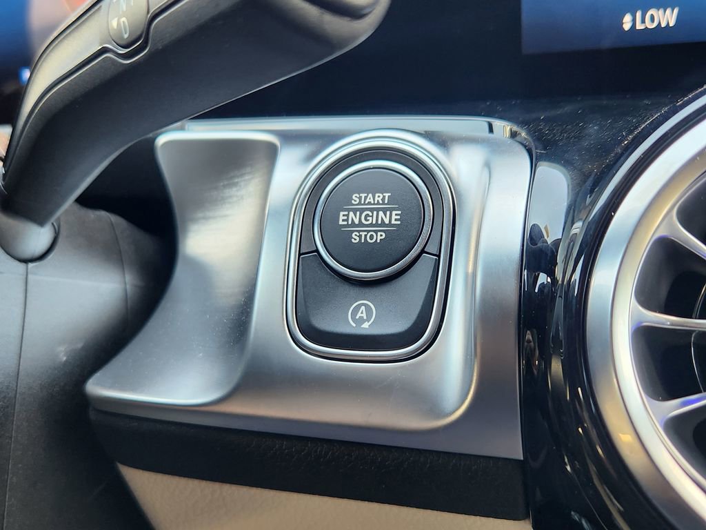 New 2025 Mercedes-Benz GLB 250 4MATIC image 20