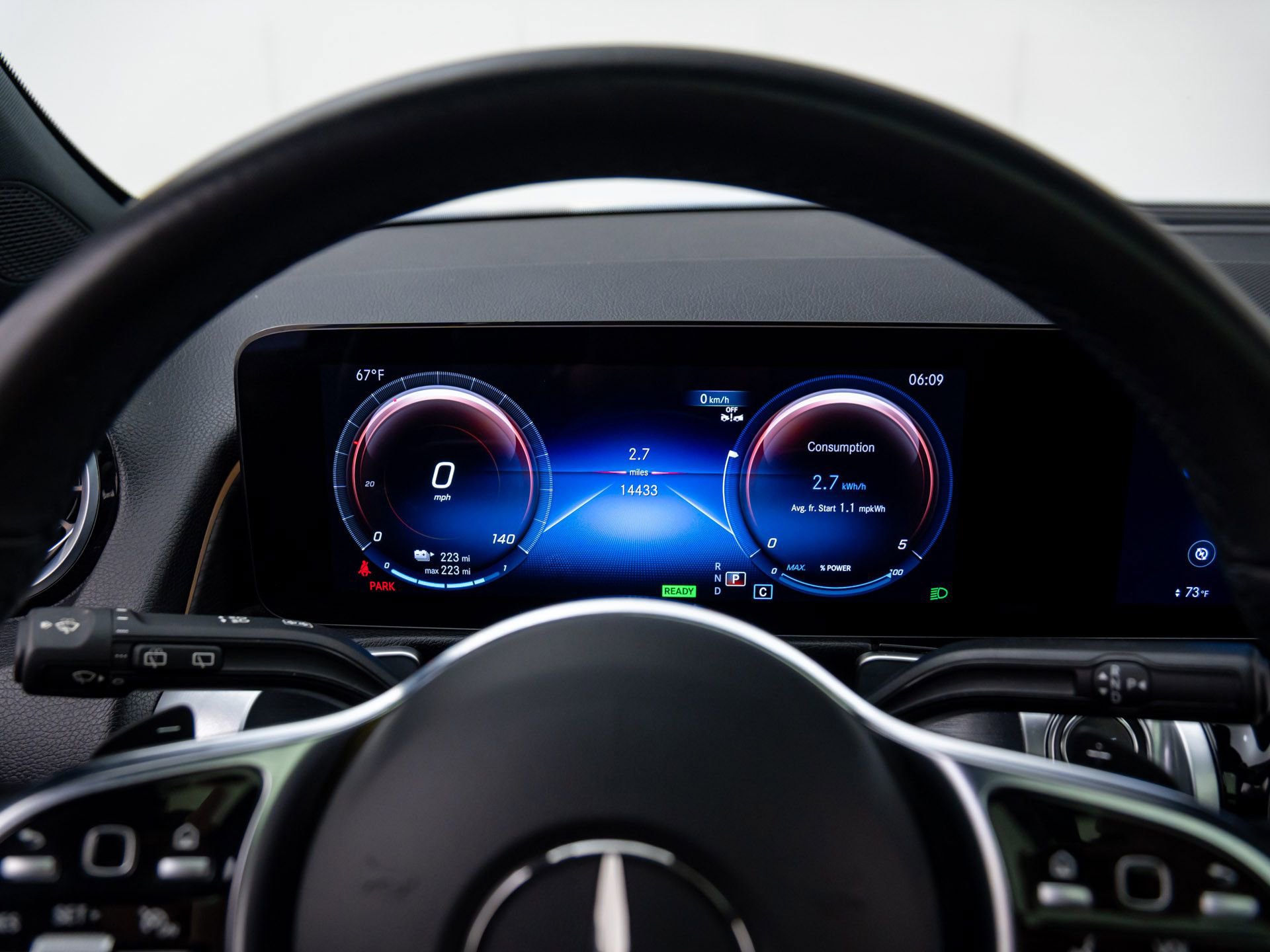 Used 2023 Mercedes-Benz EQB 300 4MATIC w/ Exclusive Package image 23