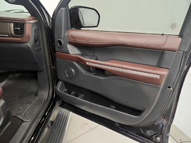 Used 2023 Ford Expedition Limited RWD image 27