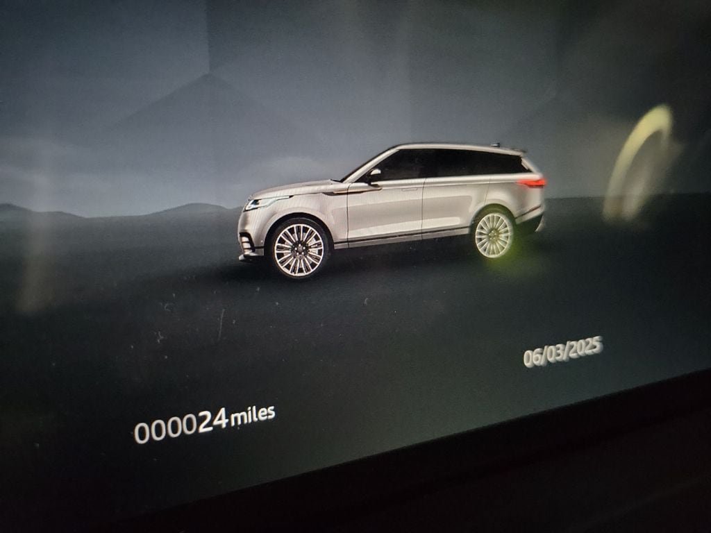 New 2026 Land Rover Range Rover Velar Dynamic SE AWD/4WD image 18
