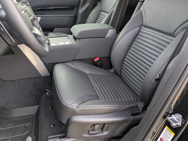 New 2026 Land Rover Discovery S image 12