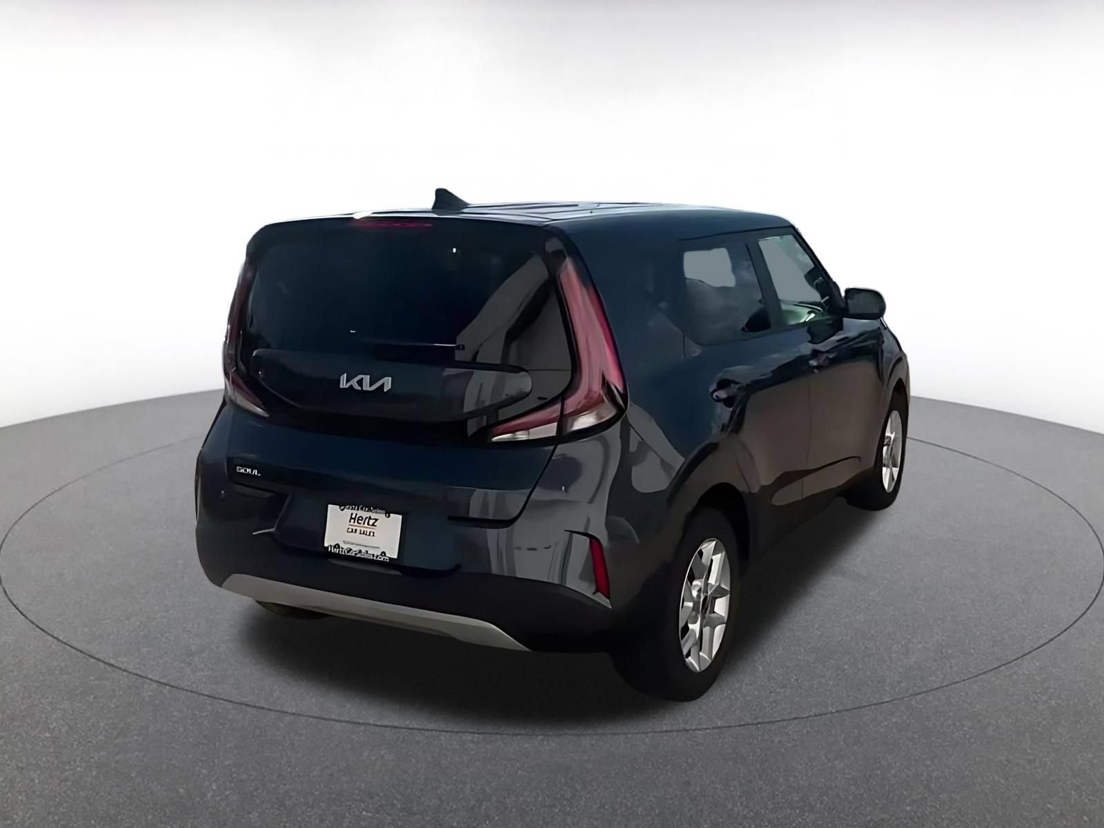Used 2025 Kia Soul LX w/ LX Technology Package FWD image 10