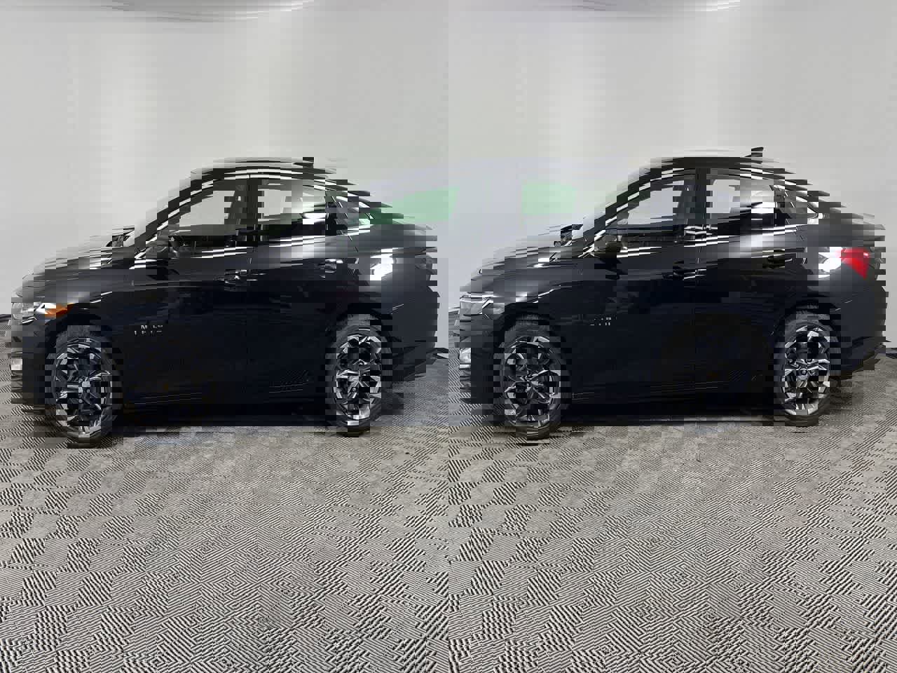 Used 2024 Chevrolet Malibu LT image 5